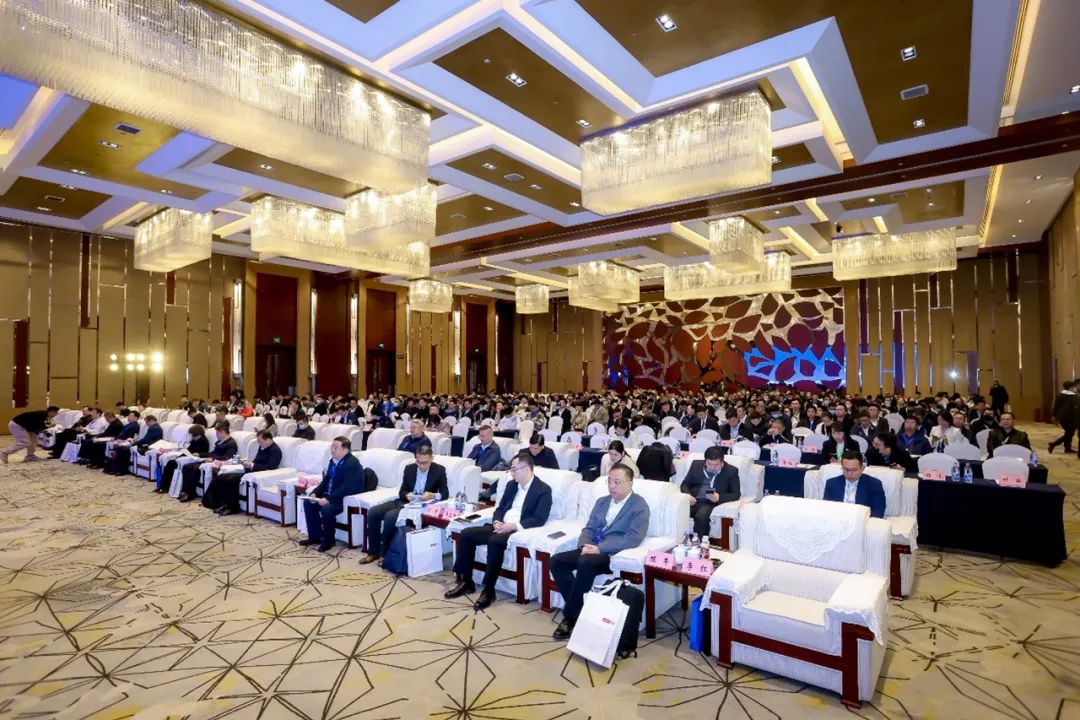 亿万先生DAP亮相第十三届能源企业信息化大会